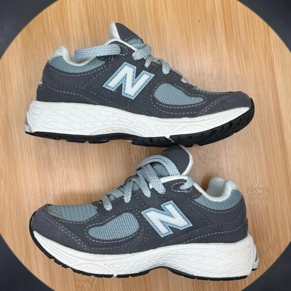 New Balance 2002R 
